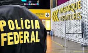 Brasileiros deportados dos EUA são presos ao desembarcar em Confins