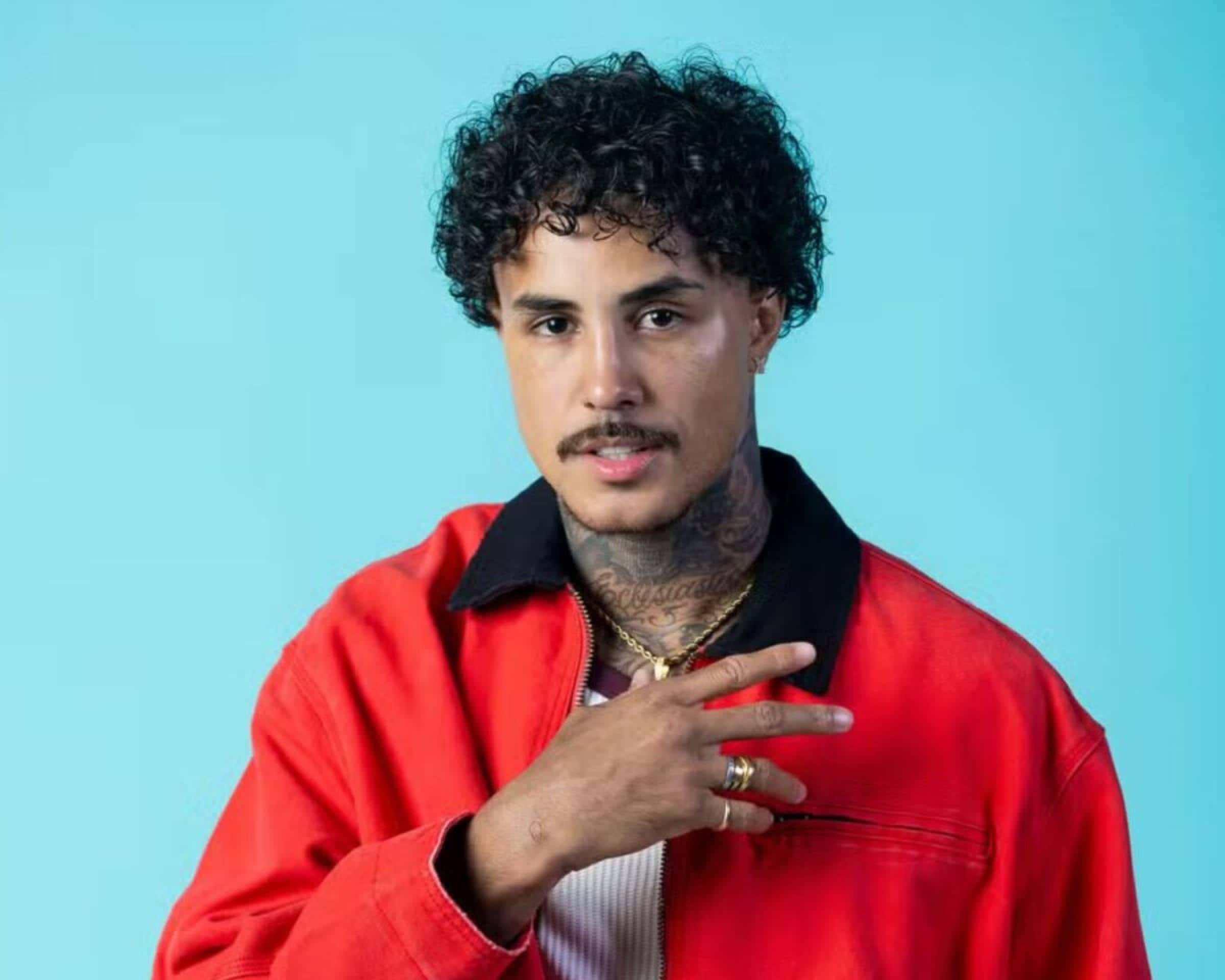 Em vídeo, MC Livinho anuncia pausa na carreira