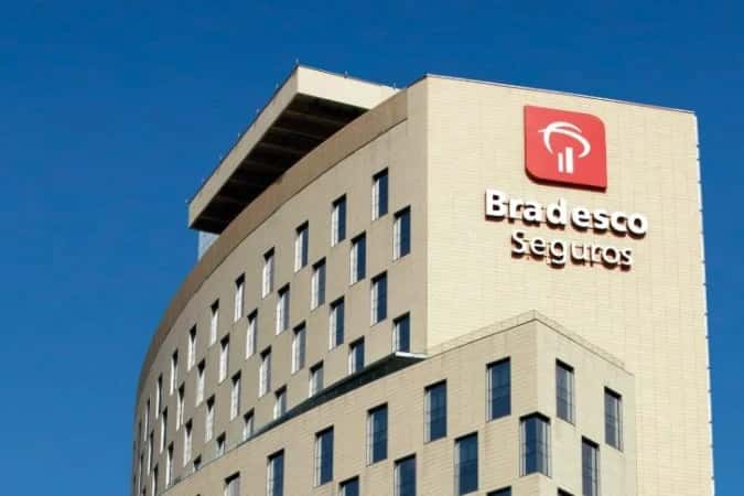 Bradesco abre processo seletivo com 384 vagas de emprego