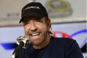 Chuck Norris, astro do cinema e das artes marciais, morre aos 86 anos