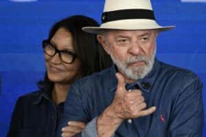 Lula volta a Brasília após dois procedimentos de saúde em São Paulo