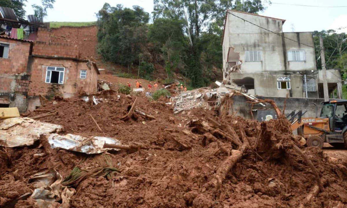 Auxílio de R$ 7,3 mil para vítimas de chuvas começa a ser pago em MG