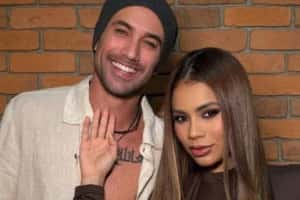 Lexa fala sobre ciúmes e revela que evita ver cenas quentes do marido