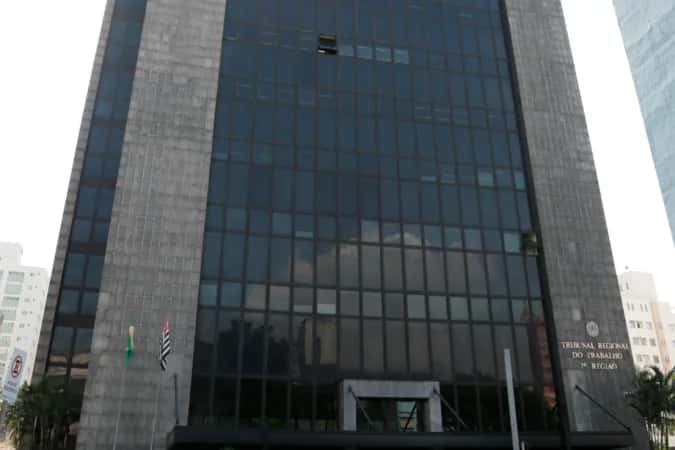 Justiça mantém justa causa de segurança visto em show durante atestado