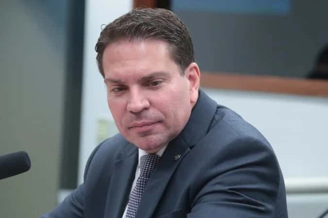 Alexandre Ramagem quebra silêncio sobre prisão nos EUA; assista