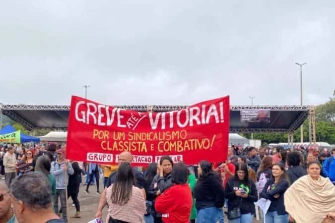 Professores da rede pública marcam paralisação para próxima quinta-feira (23)