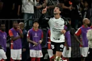Corinthians vence o Santa Fe e lidera grupo na Libertadores