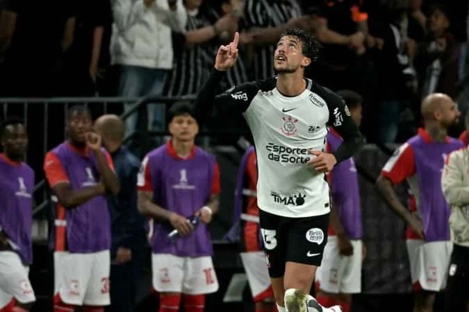 Corinthians vence o Santa Fe e lidera grupo na Libertadores