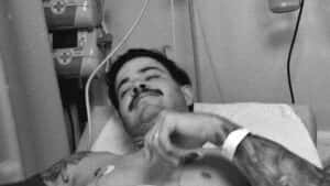 Ator mirim de Avenida Brasil é internado após desmaio e dores no peito