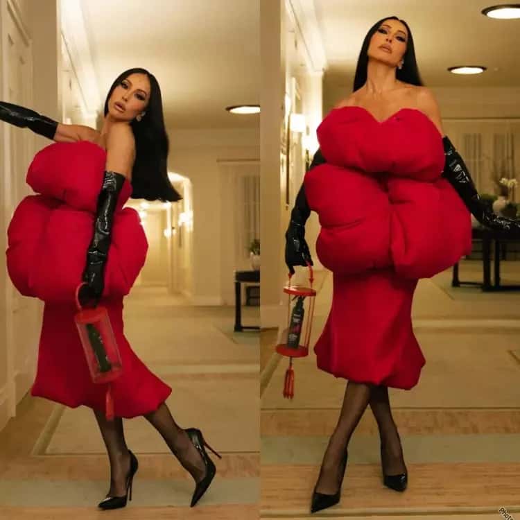 Sabrina Sato se desequilibra com vestido de R$ 10 mil