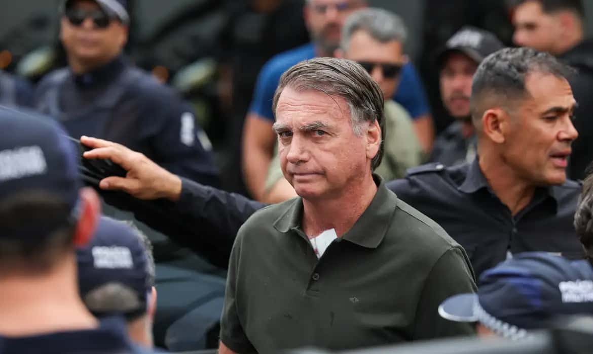 Cirurgia de Bolsonaro é concluída; veja o que diz boletim médico