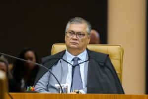 Dino não vê ilegalidade e mantém prisão de Deolane Bezerra