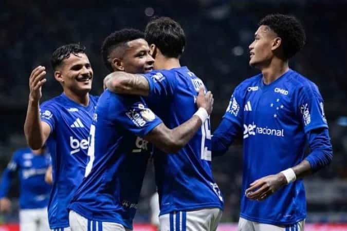 Copa do Brasil: Cruzeiro perde gols em profusão, mas vence Goiás e avança