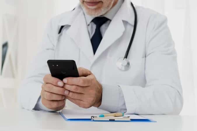 Conselho de Medicina lança plataforma para denúncia de falsos médicos