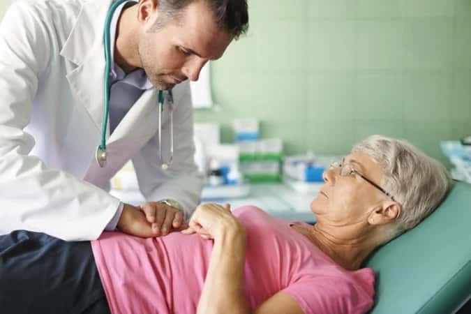 SUS passa a oferecer teste para câncer de intestino antes dos sintomas