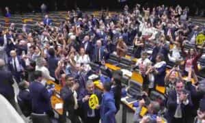 Câmara dos Deputados terá ponto facultativo por causa da Seleção Brasileira