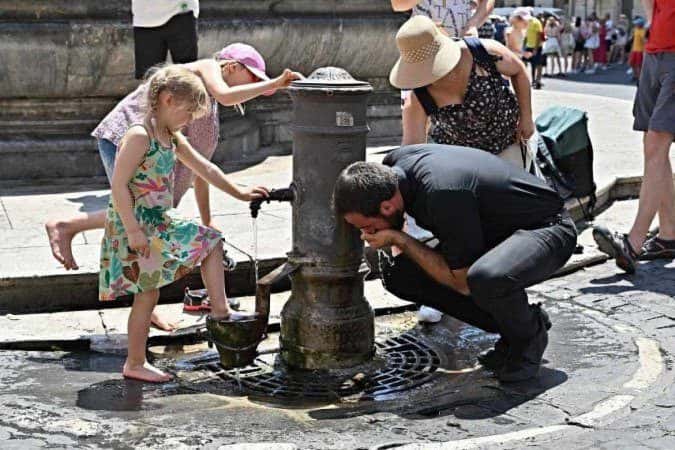 Onda de calor extremo provoca 40 mortes por afogamento na França