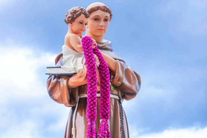 Confira onde ocorrem as missas de Santo Antônio neste sábado (13)