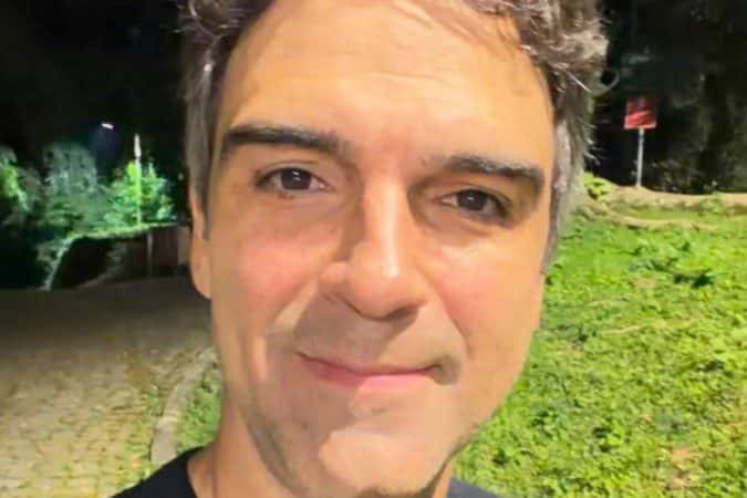 Tadeu Schmidt faz forte desabafo sobre recentes perdas de mãe e irmão