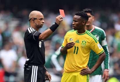 Wilton Sampaio bate recorde de expulsões em uma abertura da Copa do Mundo