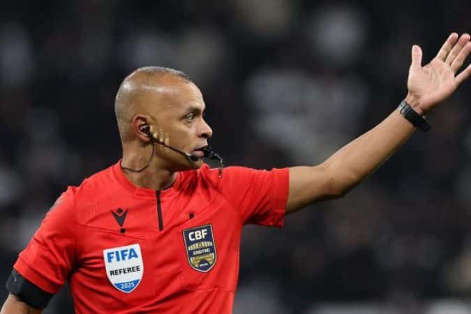 Árbitro brasileiro apitará jogo de abertura da Copa do Mundo de 2026