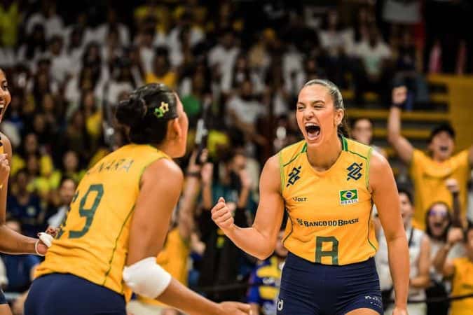 Brasil vence jogaço de cinco sets e encerra invencibilidade da Itália