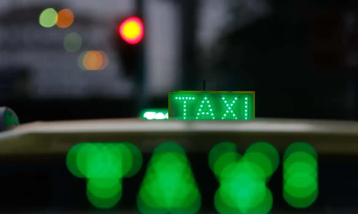 Motoristas de apps e taxistas já podem pedir financiamento