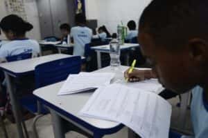 Quase 200 mil alunos da rede particular do DF voltam às aulas na segunda (27)