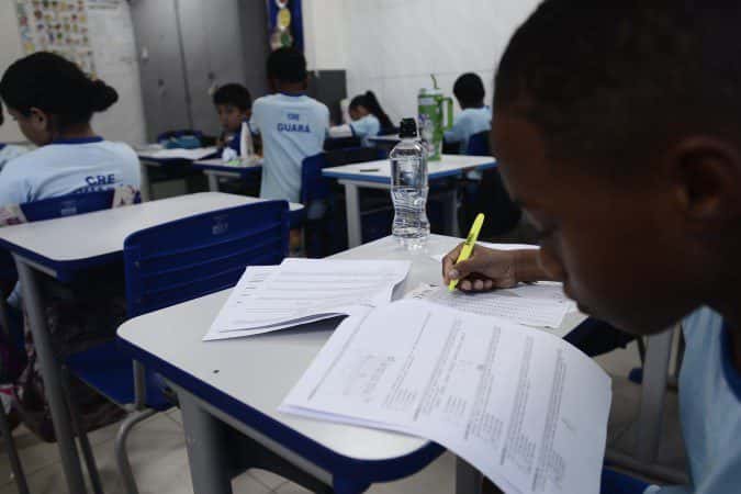 Quase 200 mil alunos da rede particular do DF voltam às aulas na segunda (27)