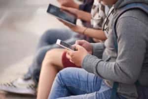 Brasil ultrapassa a barreira de 90% da população com internet, aponta IBGE