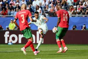 França amassa o Marrocos, faz 2 a 0 e se poupa para a semifinal