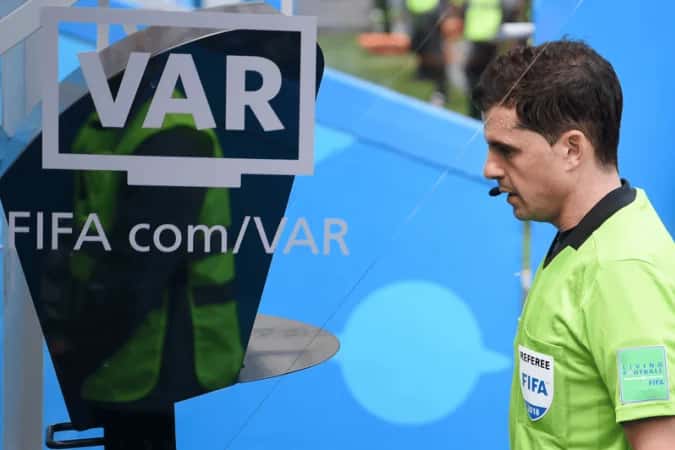 Torcedores alemães preparam campanha de protestos contra o VAR