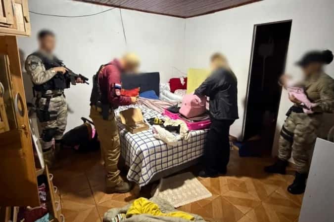 Bebê brasileiro de 26 dias é resgatado no Paraguai após sequestro
