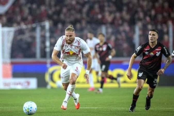 Com lei do ex, Athletico-PR e Bragantino ficam no empate em Curitiba