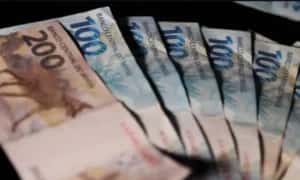Quando cai o quinto dia útil de agosto e o que acontece se salário atrasar