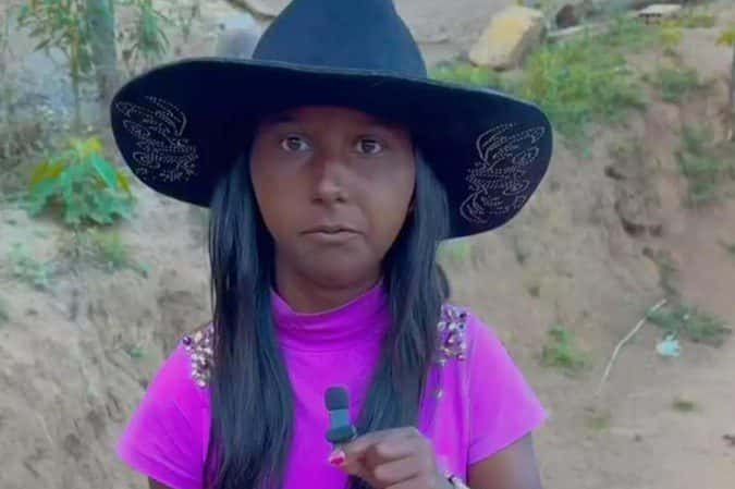 Menina da Bota: influenciadora que viralizou anuncia candidatura