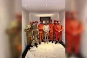 Bombeiros resgatam Gilberto Gil preso em elevador no Rio