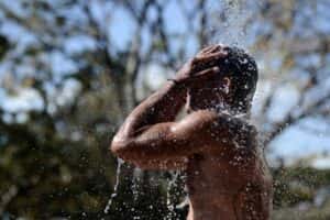 Umidade despenca para 20% e calor atinge 30ºC neste sábado
