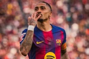 Raphinha é escolhido para assumir braçadeira de capitão do Barcelona
