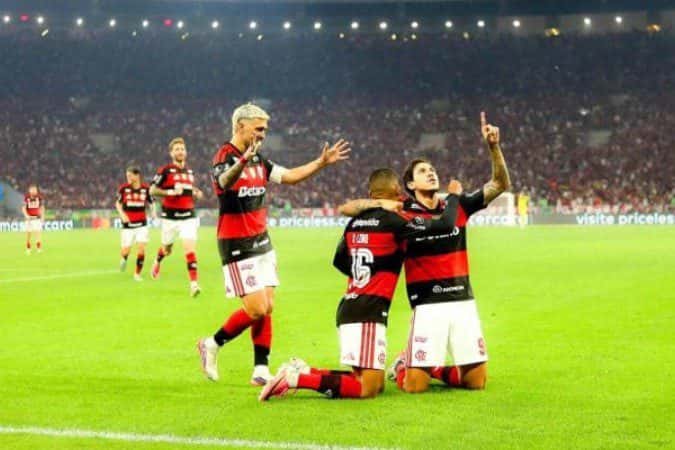 Flamengo vence o Cruzeiro e vai às quartas de final da Libertadores