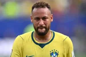 Neymar evita pensar em 2027 mas pai do jogador descarta aposentadoria