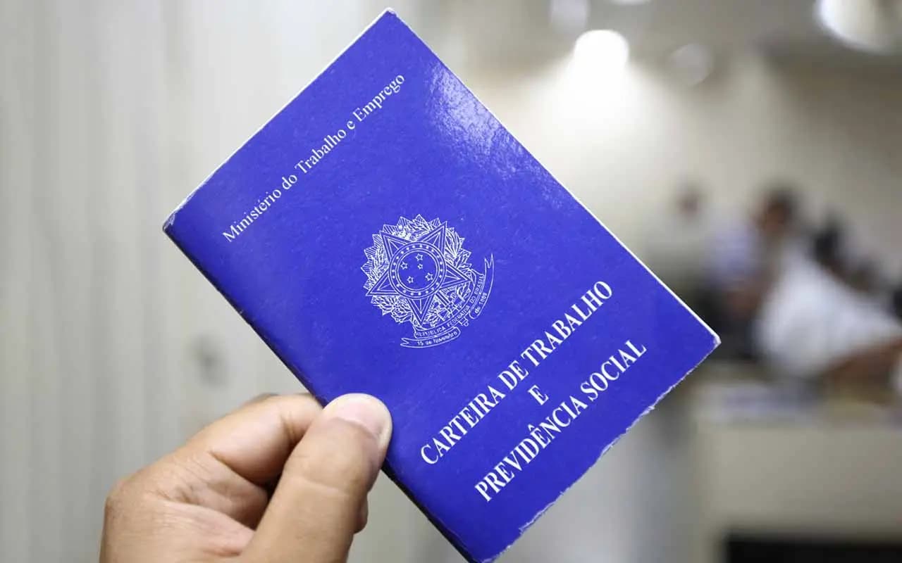 37,1 milhões de empregados trabalham mais de 41 horas por semana