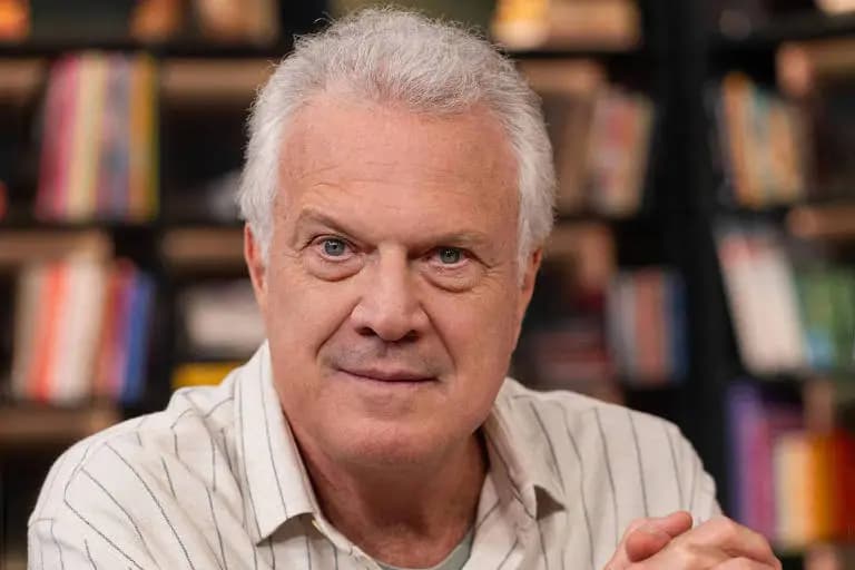 Pedro Bial desabafa sobre enfisema e alerta contra tabagismo