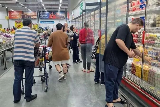 Trabalho no feriado: o que muda para farmácias, supermercados, comércio e outros setores afetados por nova regra em vigor