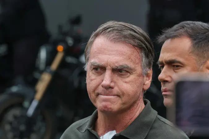 Moraes nega autorização para que Bolsonaro receba visita dos filhos