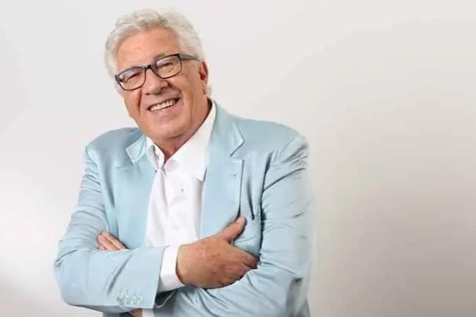 Morre Peppino di Capri, ícone da música italiana, aos 86 anos