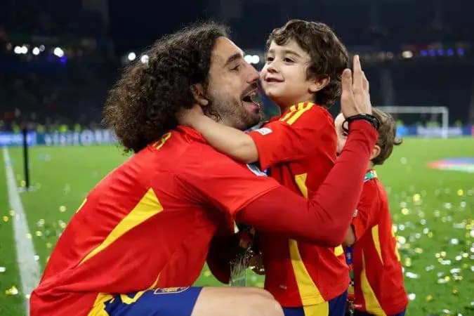 'Às vezes não sei como ajudá-lo': como diagnóstico de autismo do filho mudou a vida de Cucurella, da seleção espanhola