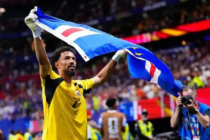 Fã de Ivete Sangalo, Rogério Ceni e 'noveleiro': quem é o goleiro de Cabo Verde que parou a Espanha e virou 'herói' dos brasileiros nas redes sociais