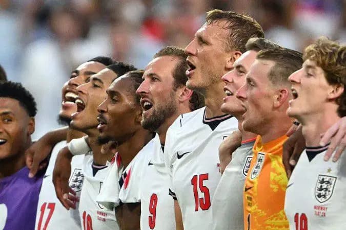 Por que "Wonderwall" do Oasis se tornou hino da Inglaterra na Copa do Mundo