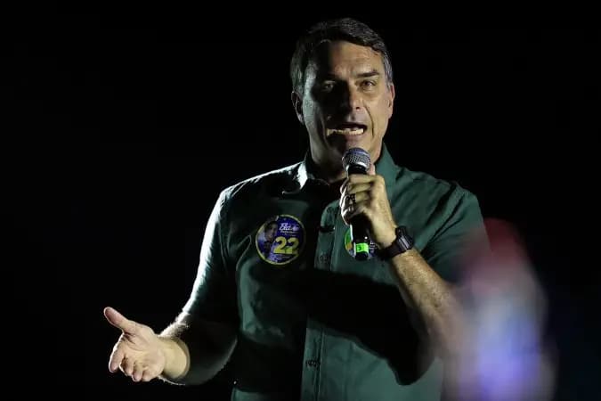 EUA vão conceder visto a Flávio Bolsonaro e familiares